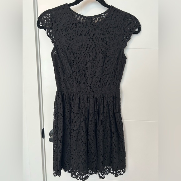 H&M Dresses & Skirts - H&M Divided Black Lace Dress Size 2